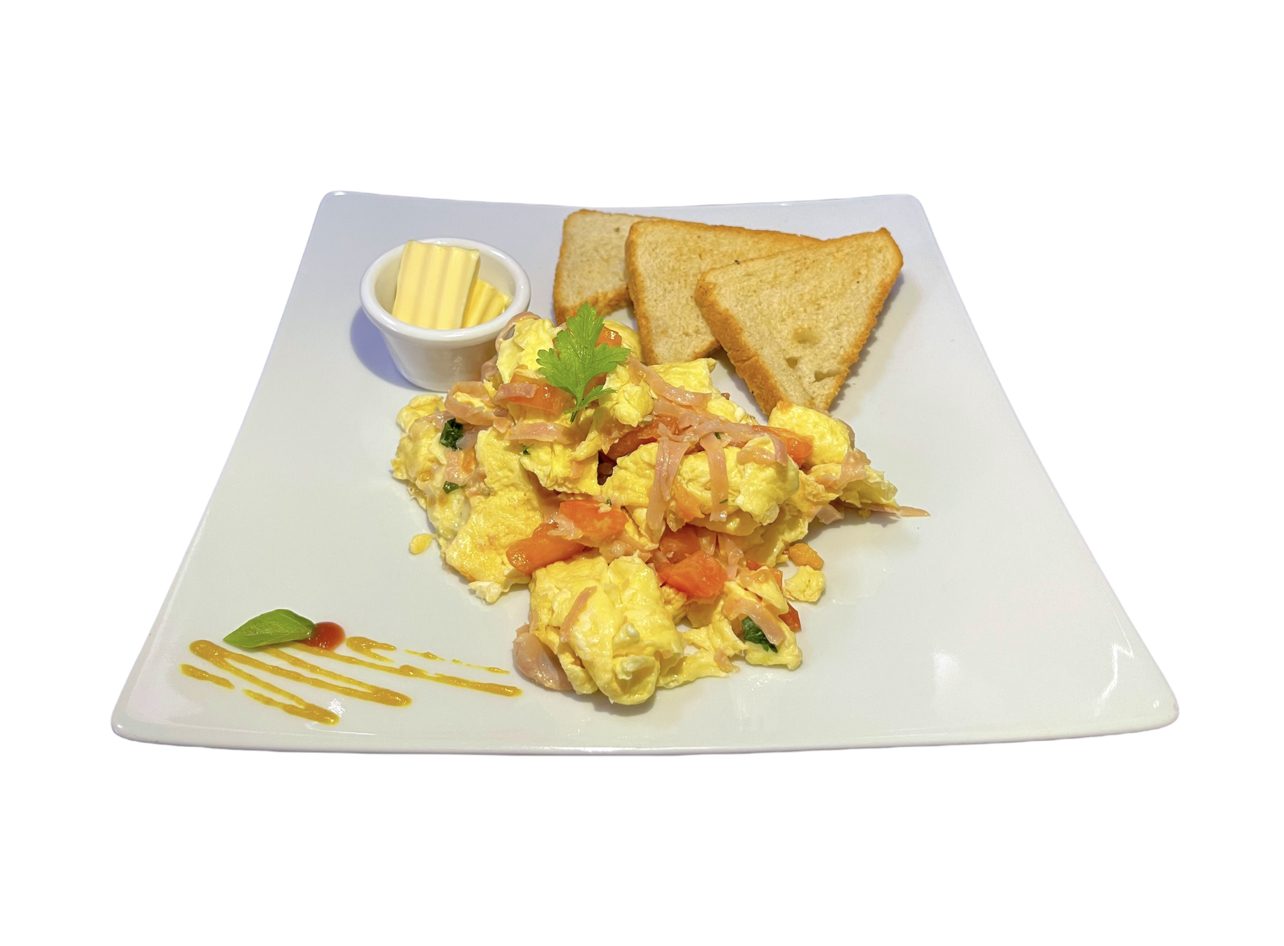 We have a new dish in our breakfasts!!! Yes friends, our chef wanted to share his favorite way to eat eggs in the morning it would be some juicy scrambled eggs...
